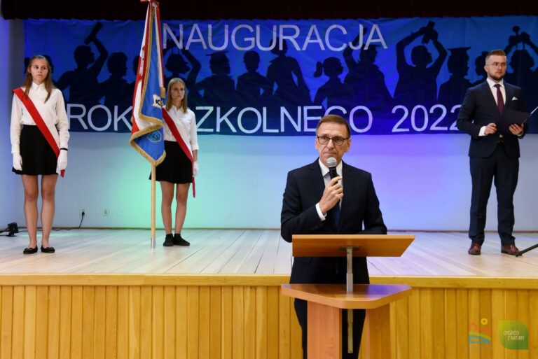 Po dwumiesięcznej przerwie w olsztyńskich szkołach rozbrzmiał pierwszy dzwonek roku 2022/23