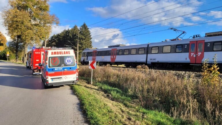Po śmiertelnym wypadku wstrzymamy ruch pociągów. „Młodzieniec wszedł przed pociąg i uklęknął”