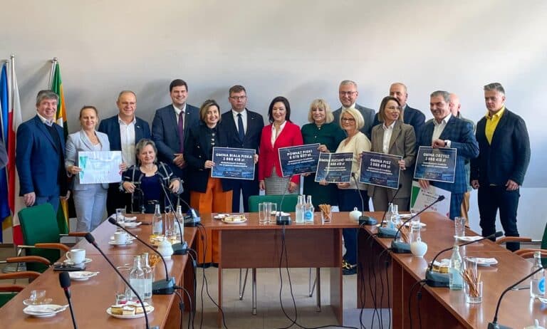 Dodatkowe środki dla samorząd&oacute;w z wojew&oacute;dztwa warmińsko-mazurskiego