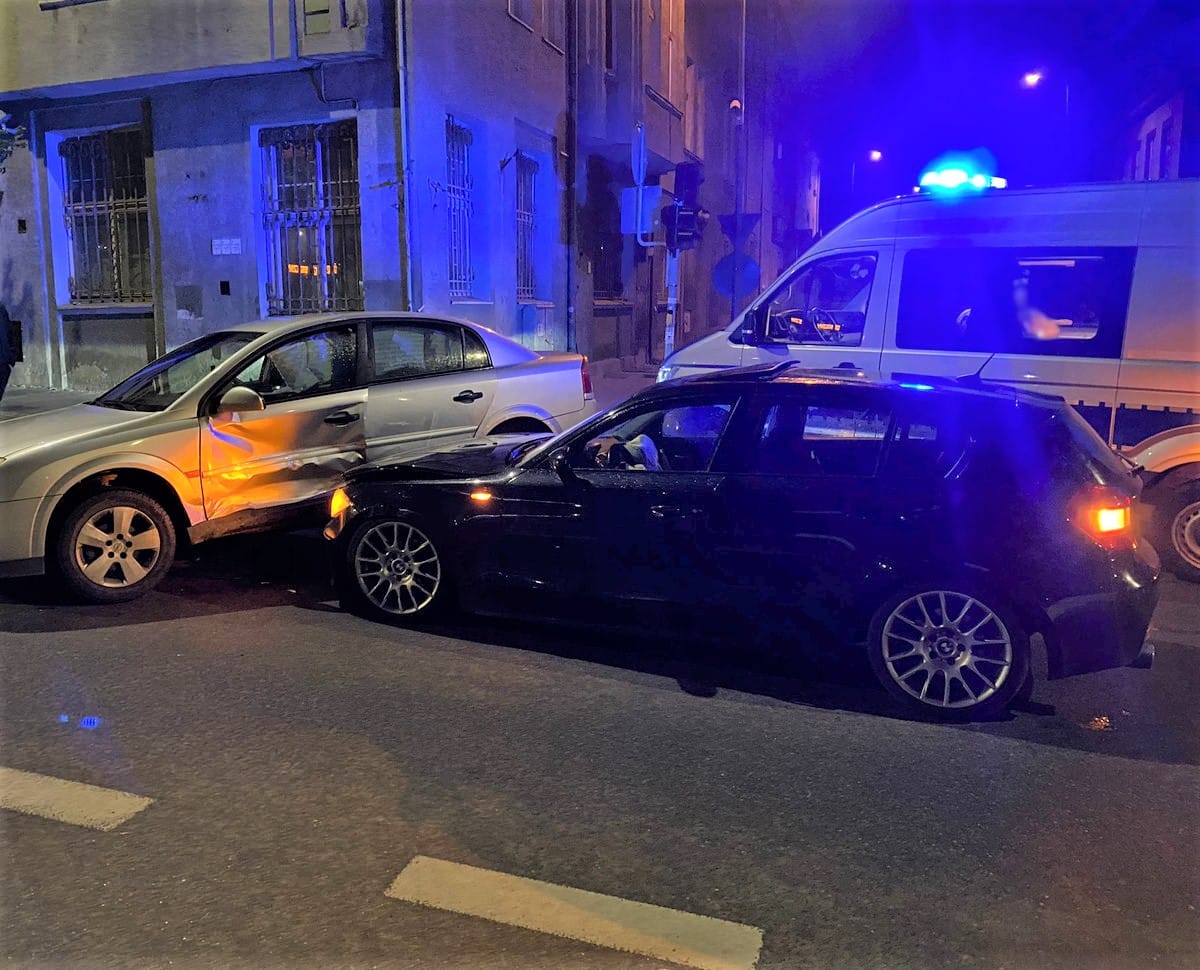 Pijany kierowca BMW wjechał w opla na ul. Pieniężnego wypadek Olsztyn, Wiadomości