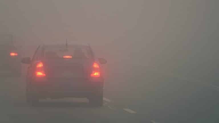 GDDKiA: ślisko na drogach Warmii i Mazur. W wielu regionach mgły