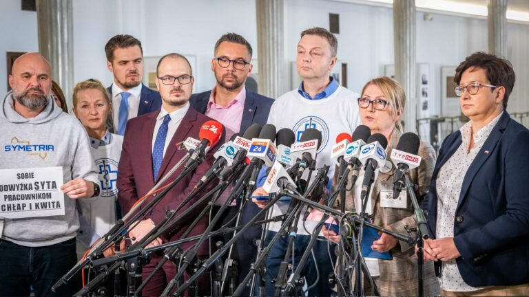 Dyrekcja ratusza wypłacała sobie przez 13 lat specjalny dodatek? Pracownicy Urzędu Miasta w Sejmie