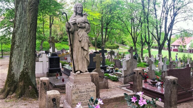 Cmentarz w Brąswałdzie czyli „Warmińskie Powązki”