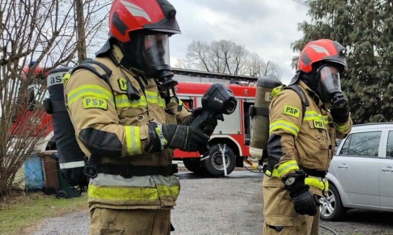 Tragiczny finał pożaru. W fotelu siedział mężczyzna, cały w ogniu