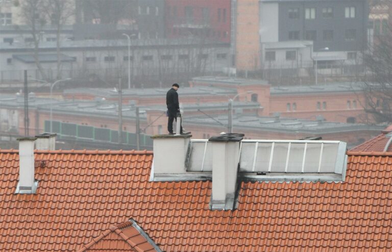 Nowy trend na rynku z obawy przed zimą? Olsztyńscy kominiarze mają pełne ręce roboty