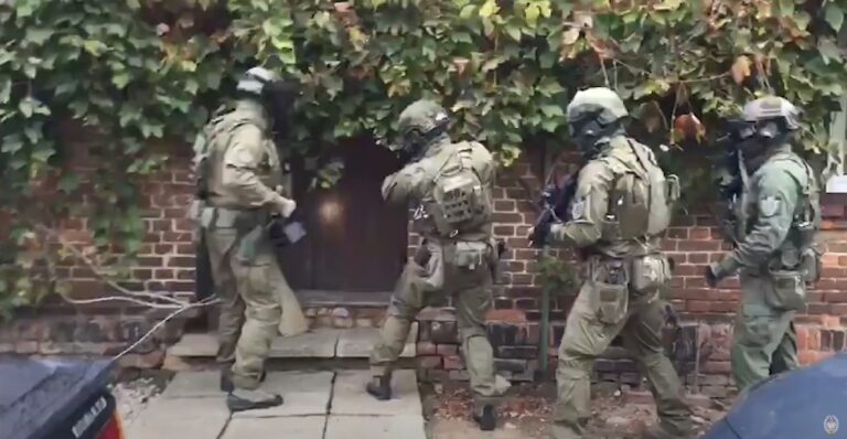 Rozbito kolejną zorganizowaną grupę przestępczą.  Zatrzymano 11 członków grupy