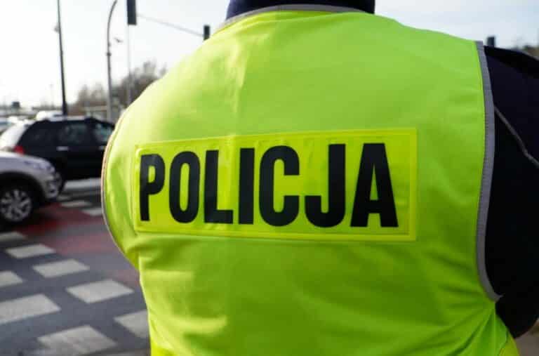 Zatrzymano fałszywych policjantów. Kontrolowali przechodnia