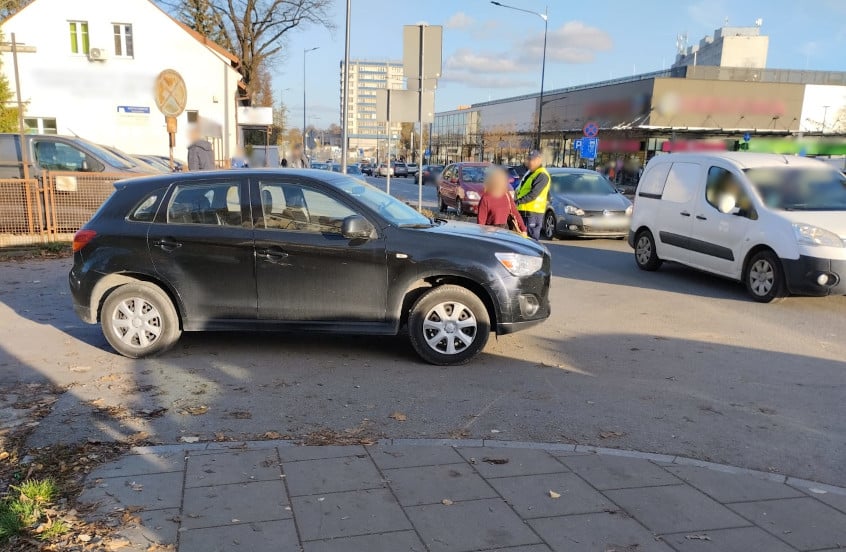 48-latek jadąc hulajnogą elektryczną został potrącony na ul. Partyzantów wypadek Wiadomości, Olsztyn, zPAP