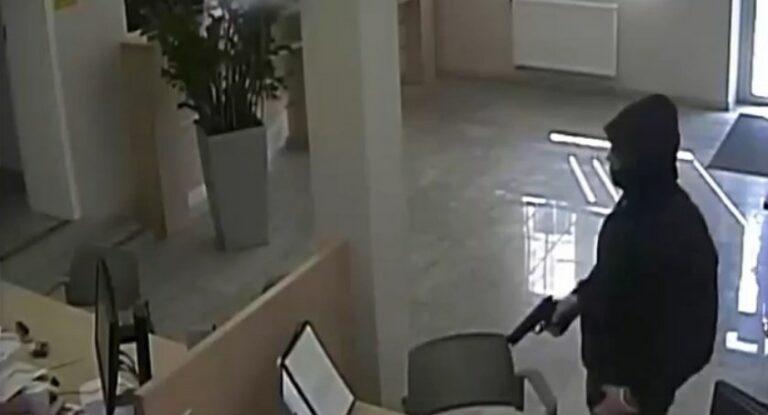 Surowsza kara dla b. policjanta za napady z bronią w ręku na placówki bankowe