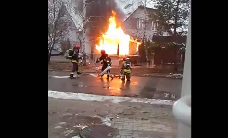 Nowe nagranie z pożaru &bdquo;Warzywniaka Pana Mariusza&rdquo;. Niestety są złe wiadomości ze szpitala