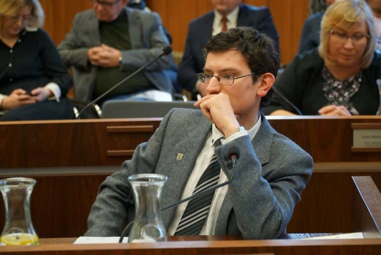 Olsztynianie zapłacą za zbrodnie potomków sowieckiego „sołdata” z pomnika [OPINIA]