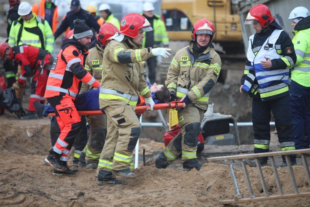 Wypadek na budowie linii tramwajowej. Trwa akcja ratunkowa [AKTUALIZACJA] tramwaje Olsztyn, Wiadomości