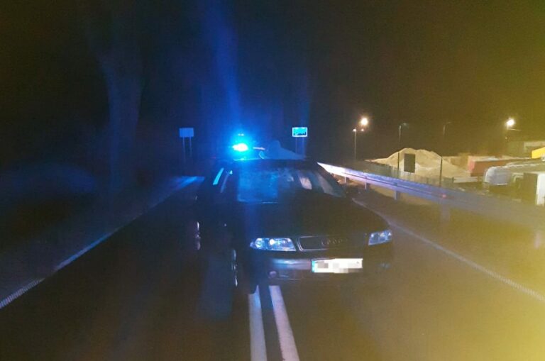 Mężczyzna potrącony śmiertelnie przez samochód osobowy