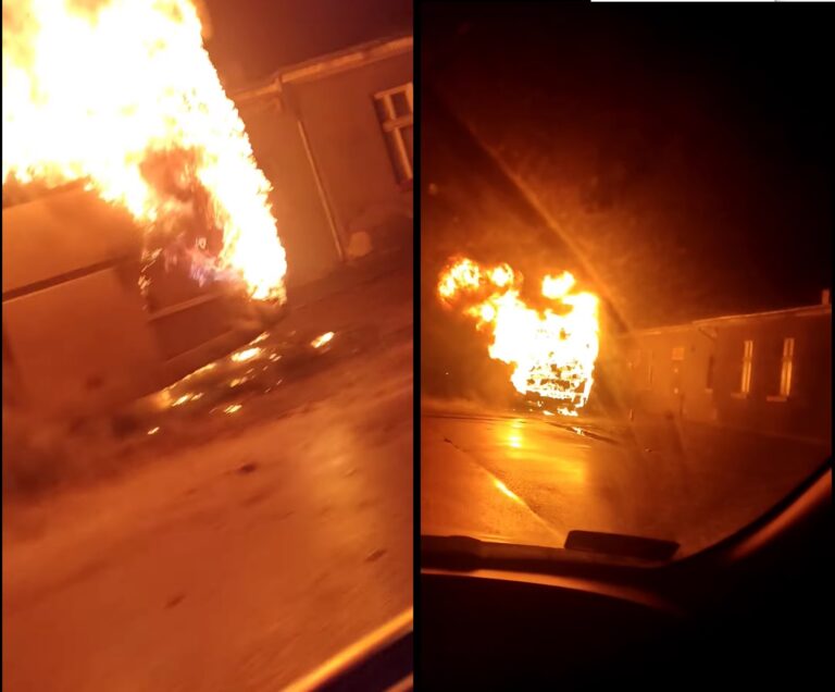 Spłonął autobus relacji Warszawa-Szczytno. W pojeździe znajdował się kierowca oraz 8 pasażerów