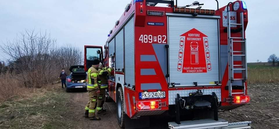 Strażacy wyłowili z jeziora pod Olsztynem ciało 41-letniego mężczyzny utonięcie Olsztyn, Wiadomości, zPAP