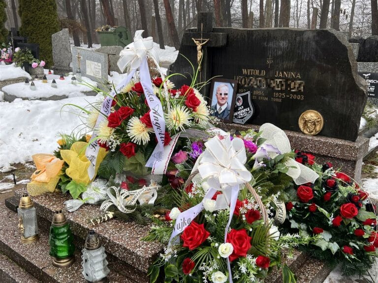 Tragiczna śmierć małżeństwa rolnik&oacute;w. Po 30  latach małżeństwa zostali pochowani osobno