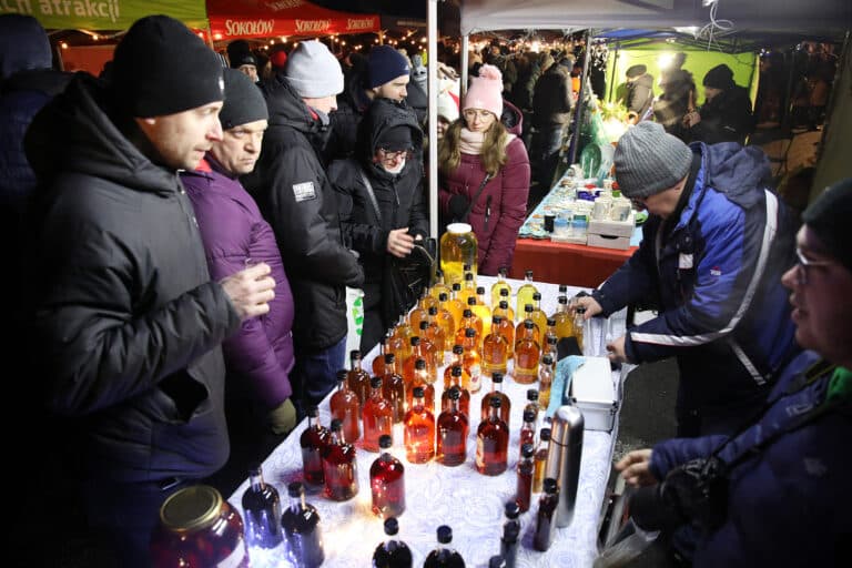 Olsztyn zostaje w tyle? Tłumy na I Jarmarku Świątecznym w Bartągu