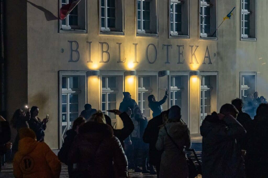 Tłumy na olsztyńskiej starówce. Policja podsumowała Sylwestra. Czy było bezpiecznie? impreza Olsztyn, Wiadomości