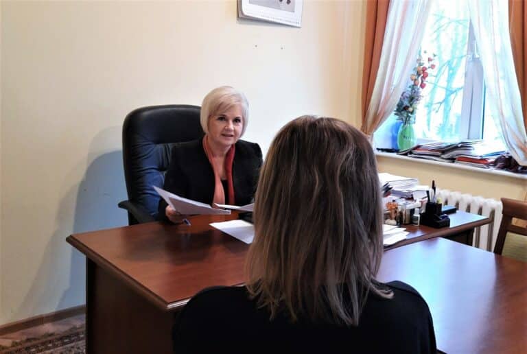 Bank m&oacute;wi, że nie zapłaciła 1,1 tys. zł. Chce zabrać mieszkanie samotnej matce z dw&oacute;jką dzieci