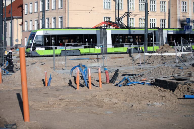 Kontrakt na budowę nowej nitki tramwajowej może być wyższy o 51,3 mln zł