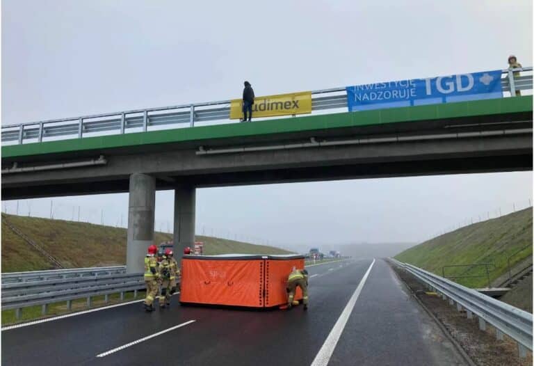 Doszło do przerażającej sytuacji. Próba samobójcza na drodze ekspresowej