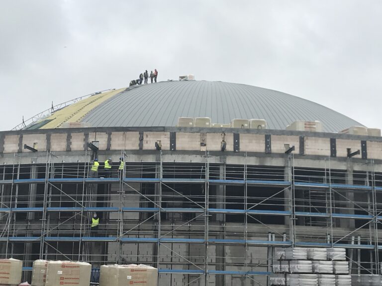 Fatalne informacje. Op&oacute;źni się budowa hali Urania