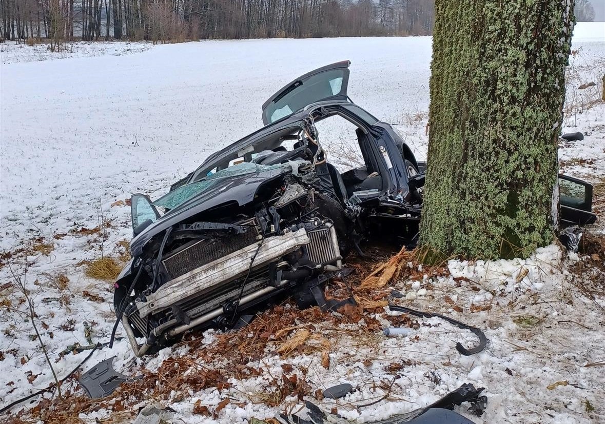 Oblodzone drogi. Tragicznie zginęła 25-letnia kobieta wypadek Wiadomości, Olsztyn