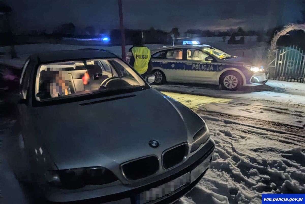 17-latek uciekał BMW przed policją, by go nie złapali zgasił światła kontrola drogowa Lidzbark Warmiński, Wiadomości, zemptypost, zPAP
