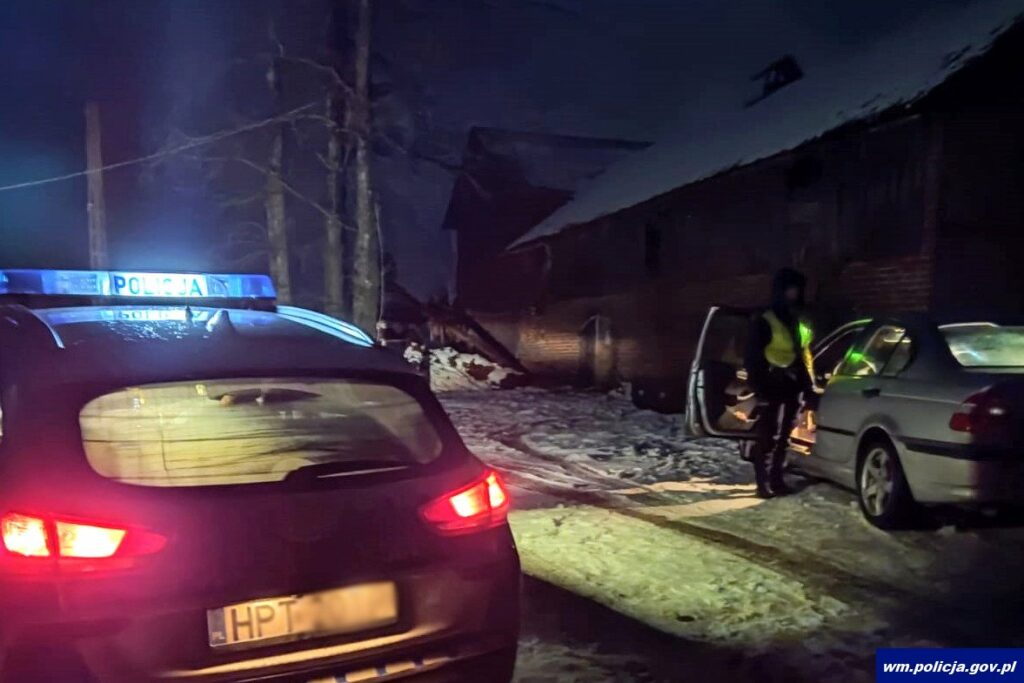 17-latek uciekał BMW przed policją, by go nie złapali zgasił światła kontrola drogowa Lidzbark Warmiński, Wiadomości