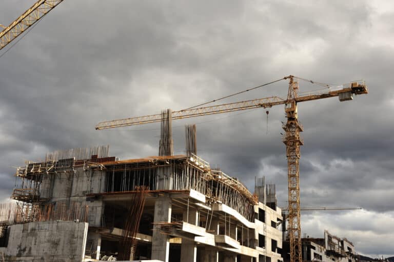 Największy olsztyński deweloper wstrzymuje się z nowymi inwestycjami. Teraz stawia na coś innego