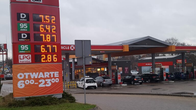 19 i 20-latek z Olsztyna ukradli ze stacji benzynowej 8 piw. Grozi im 10 lat więzienia