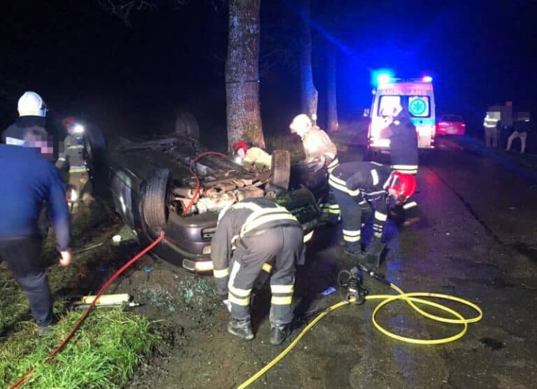 Kierowca uciekł z miejsca wypadku i nie udzielił pomocy. Odpowie również za śmierć pasażera