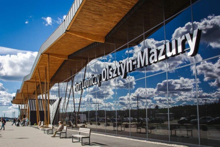 Lotnisko Olsztyn-Mazury bije rekordy? Wzrost pasażerów o prawie 13%!