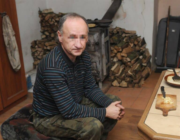 Pan Krzysztof zakochał się w policjantce i chciał ją zobaczyć. Zadzwonił na 112 po pomoc