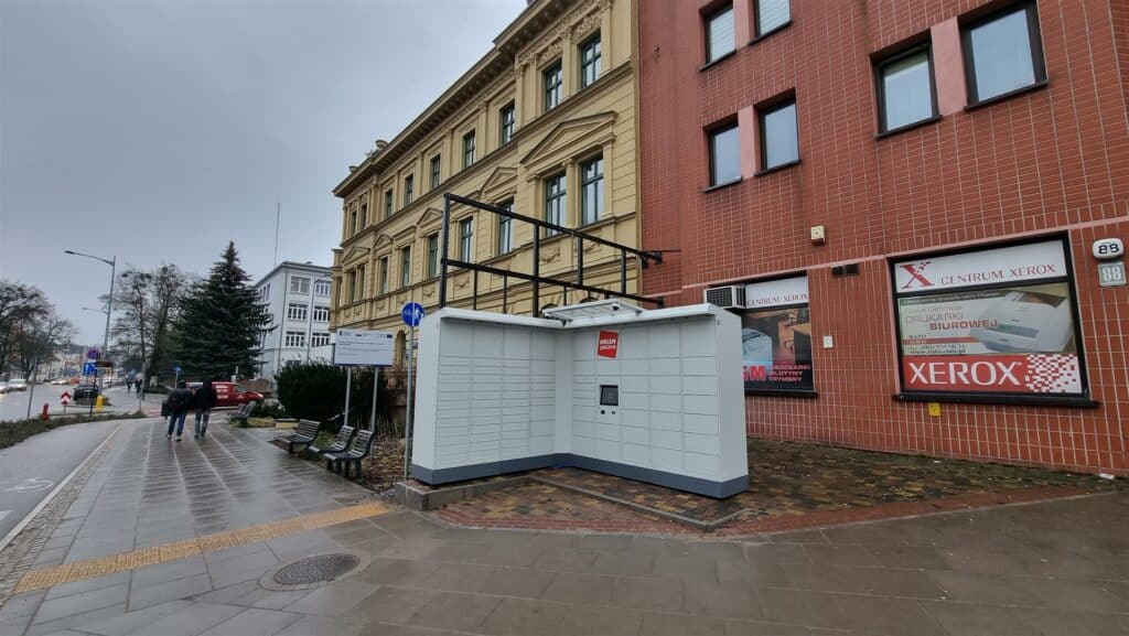 Automat z paczkami firmy Orlen psuje krajobraz w centrum Olsztyna nieruchomości Olsztyn, Wiadomości