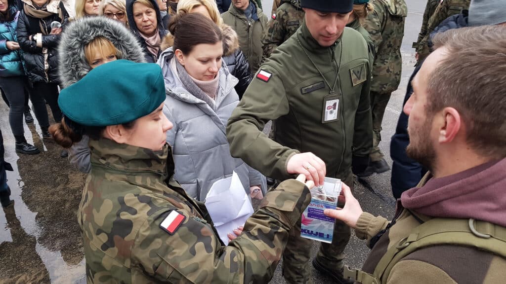 Joanna Jędrzejczyk z olsztyńskim wojskiem walczy o życie małego chłopca sport Olsztyn, Wiadomości