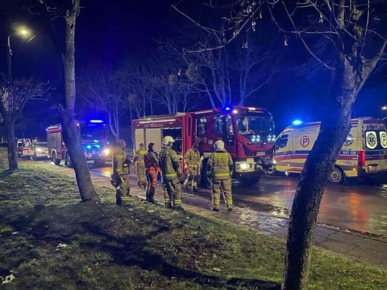 Mężczyzna w czasie wieczornego biegania wbił się w muł