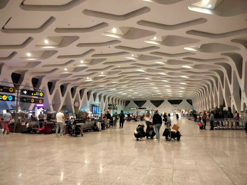 Turyści z Olsztyna uwięzieni od dwóch dni na lotnisku. Niespodziewanie odwołany lot Wizz Air lotnisko Olsztyn, Wiadomości