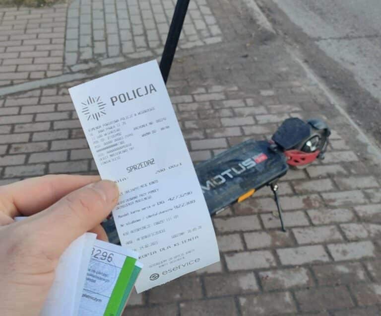 Ukarany mandatem został 37-latek, który na hulajnodze przekroczył prędkość o 17 km/h