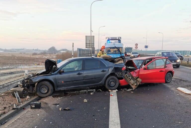 Wypadek na obwodnicy Olsztyna i S51 pod Olsztynkiem. Utrudnienia drogowe