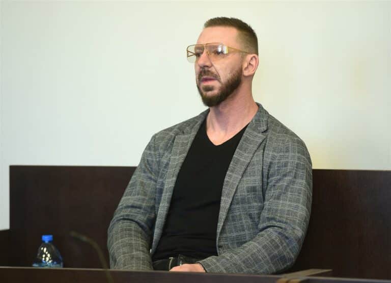 Adwokat Paweł K. przyszedł do sądu z  &bdquo;ochroną&rdquo;. Co zeznał podczas rozprawy?