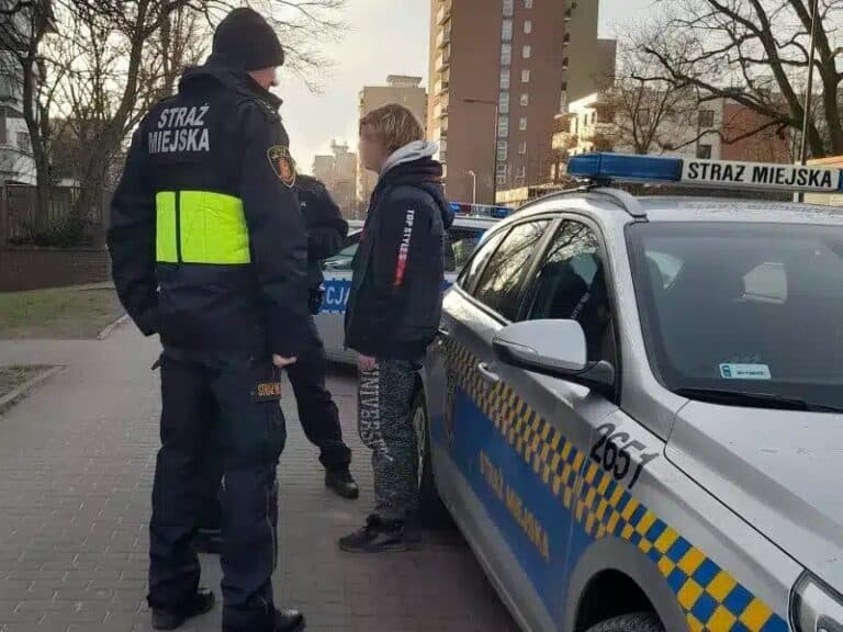 Romantyczna podróż 14-latka z Ełku do ukochanej w Warszawie. Zabrakło mu na bilet powrotny