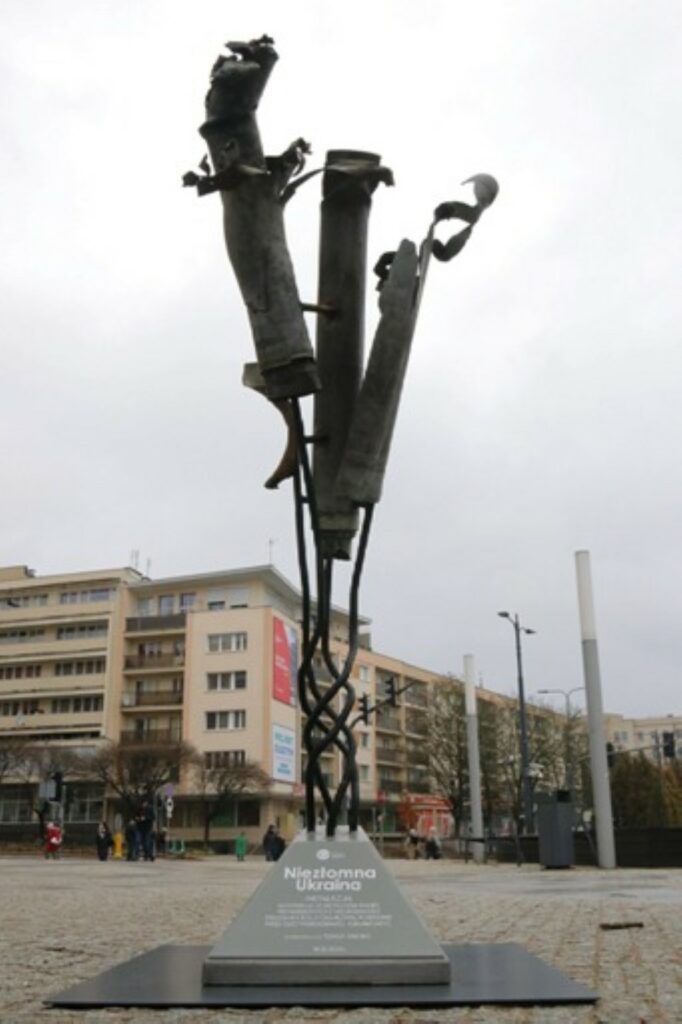 Szczątki rosyjskich rakiet w Olsztynie. Specjalna instalacja stanęła w centrum miasta wojna Olsztyn, Wiadomości