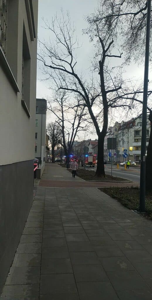 Duży pożar kamienicy przy ul. Partyzantów w Olsztynie. Ewakuowane dzieci pożar Olsztyn, Wiadomości