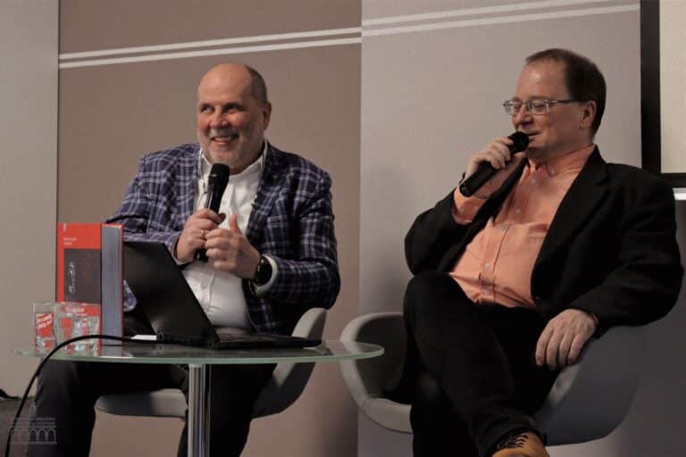 Wojciech Szalkiewicz prezentuje swoją najnowszą książkę o Mikołaju Koperniku