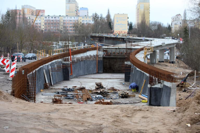 Ponad 270 m długości i 8 m szerokości. Estakada tramwajowa na Nag&oacute;rkach robi wrażenie
