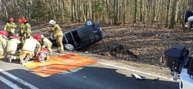 Zderzenie ciężar&oacute;wki z busem. Jedna osoba nie żyje