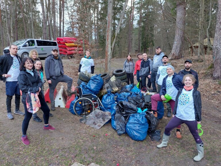 Śmieciowe niespodzianki w Olsztynie. Akcja „Czysta rzeka” przyniosła spektakularne efekty