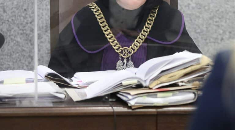 Pana Artura skazało 46 sąd&oacute;w w Polsce. Walka o uniewinnienie, czyli jak sądy niszczą człowieka?