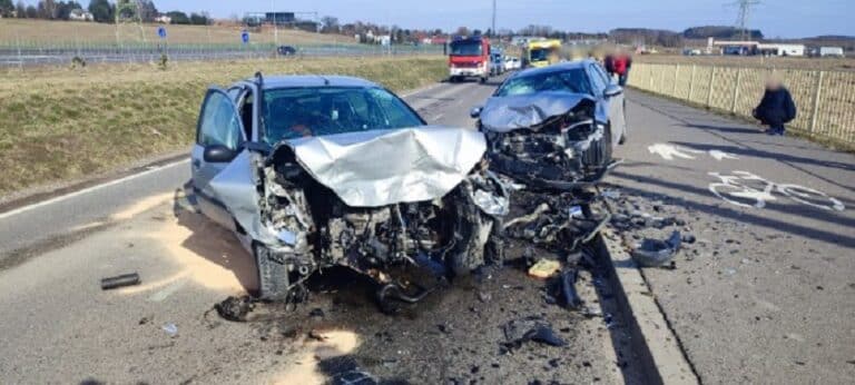 Dramatyczny wypadek na drodze serwisowej pod Olsztynem